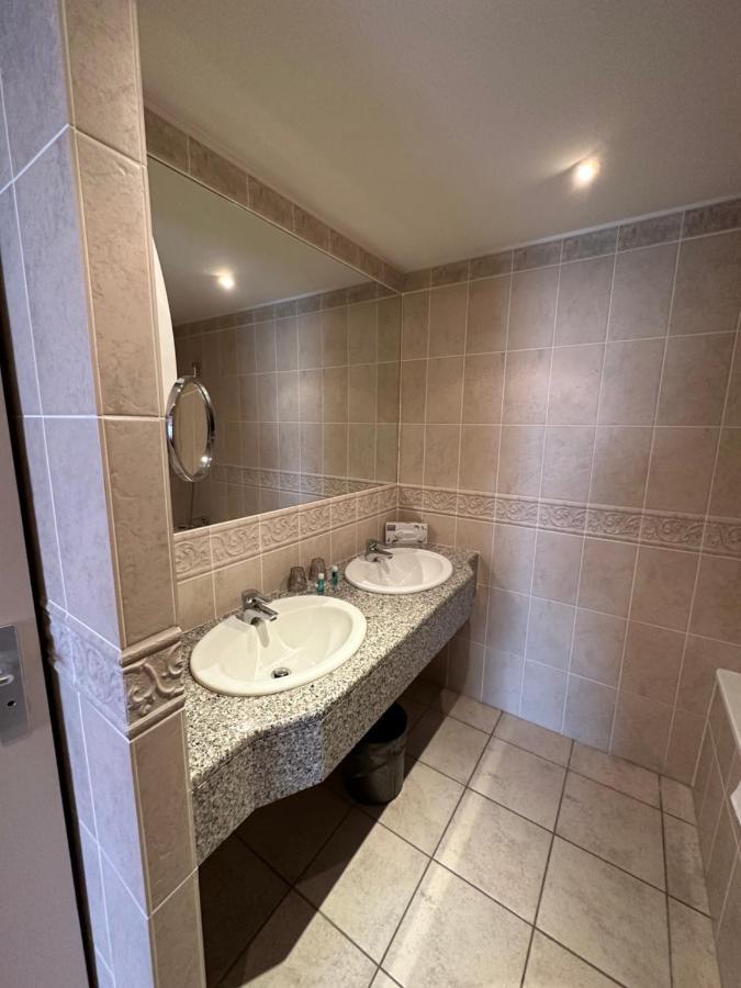 Hotel Domaine De L'Orangerie Bonnat Екстер'єр фото