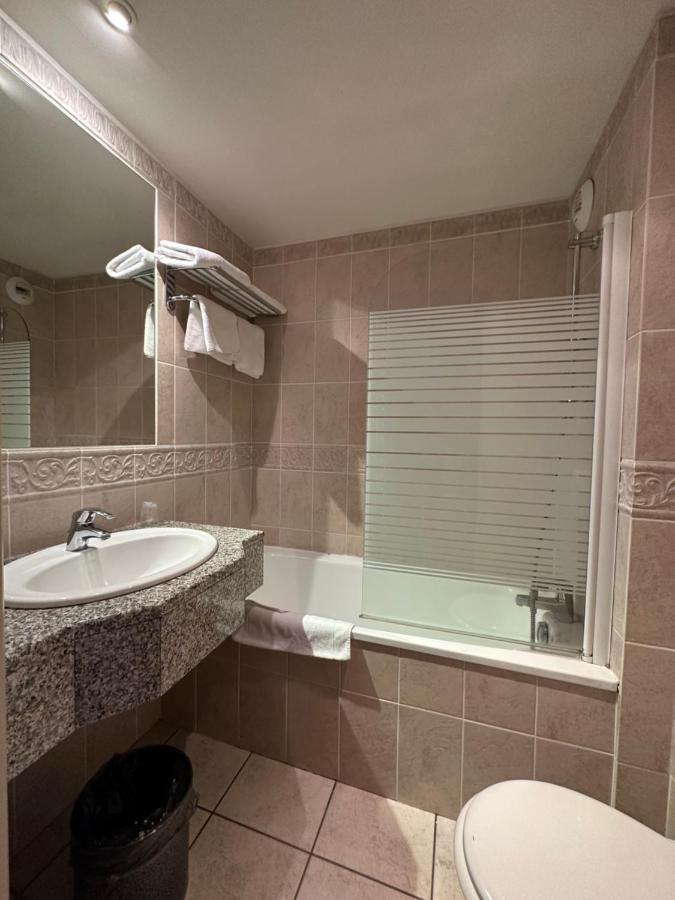 Hotel Domaine De L'Orangerie Bonnat Екстер'єр фото